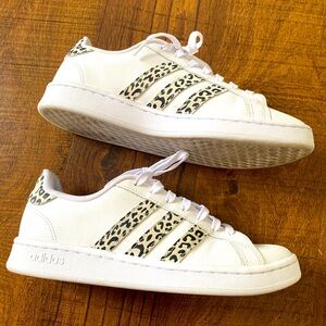 EUC Adidas grand court shoes with leopard print stripes. Size 9